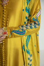 Load image into Gallery viewer, Honey Glow
