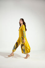 Load image into Gallery viewer, Honey Glow
