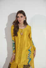 Load image into Gallery viewer, Honey Glow
