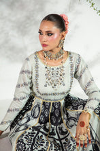 Load image into Gallery viewer, Chandni

