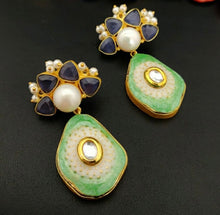 Load image into Gallery viewer, Pear earrings
