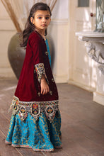 Load image into Gallery viewer, Red And Ferozi Lehnga For Little Girl
