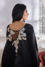 Load image into Gallery viewer, Roxene Crystals, Pearls And Kora Poncho
