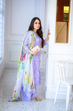 Load image into Gallery viewer, Ember Qureshiya Design Dress
